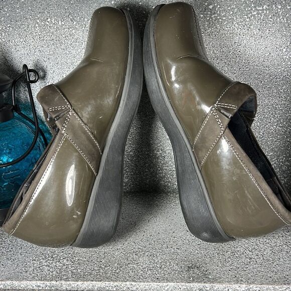 Greys Anatomy Softwalk Meredith Clogs Women's Size 8.5 Patent Leather Shoes - Picture 7 of 9